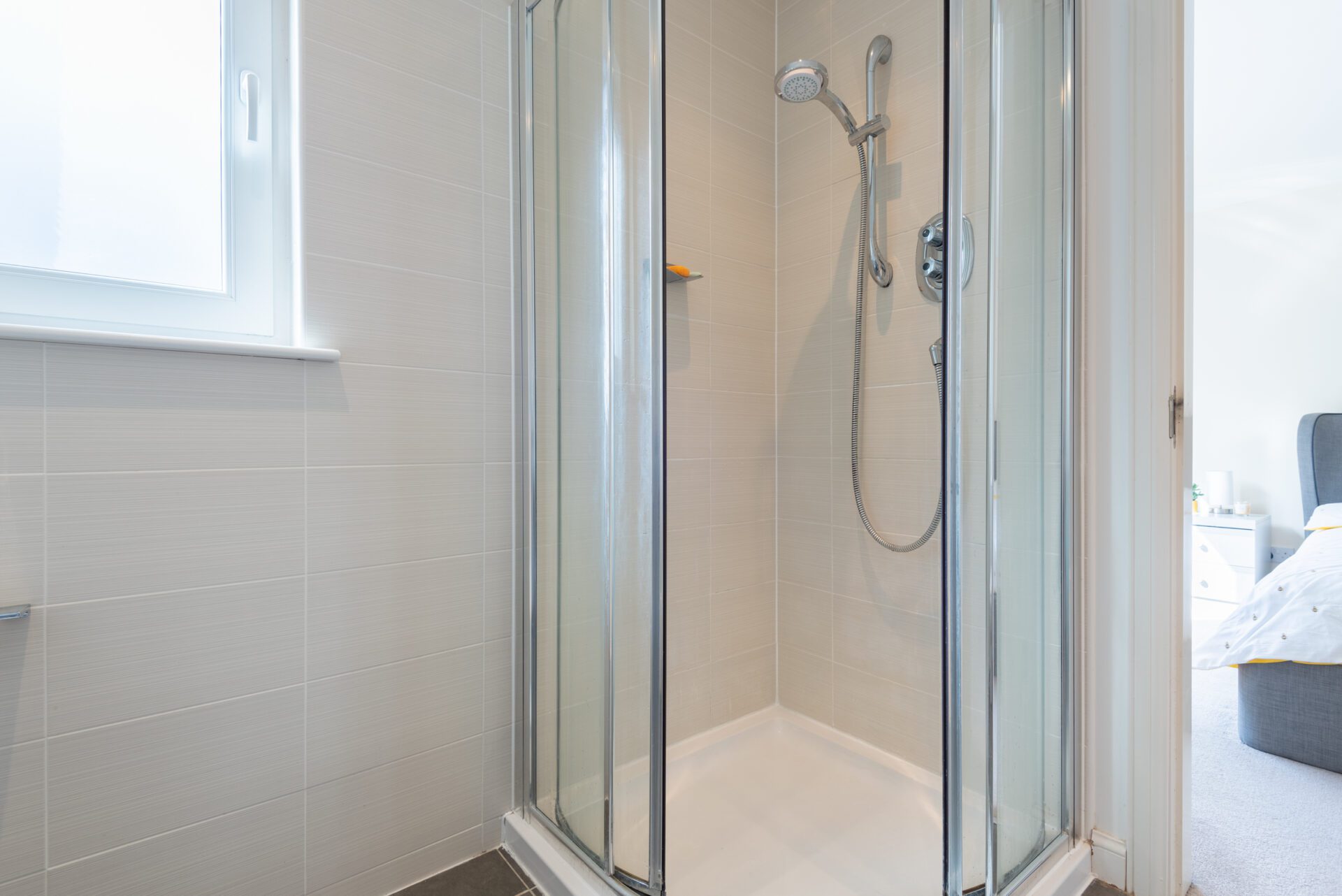 25 bedroom1 ensuite