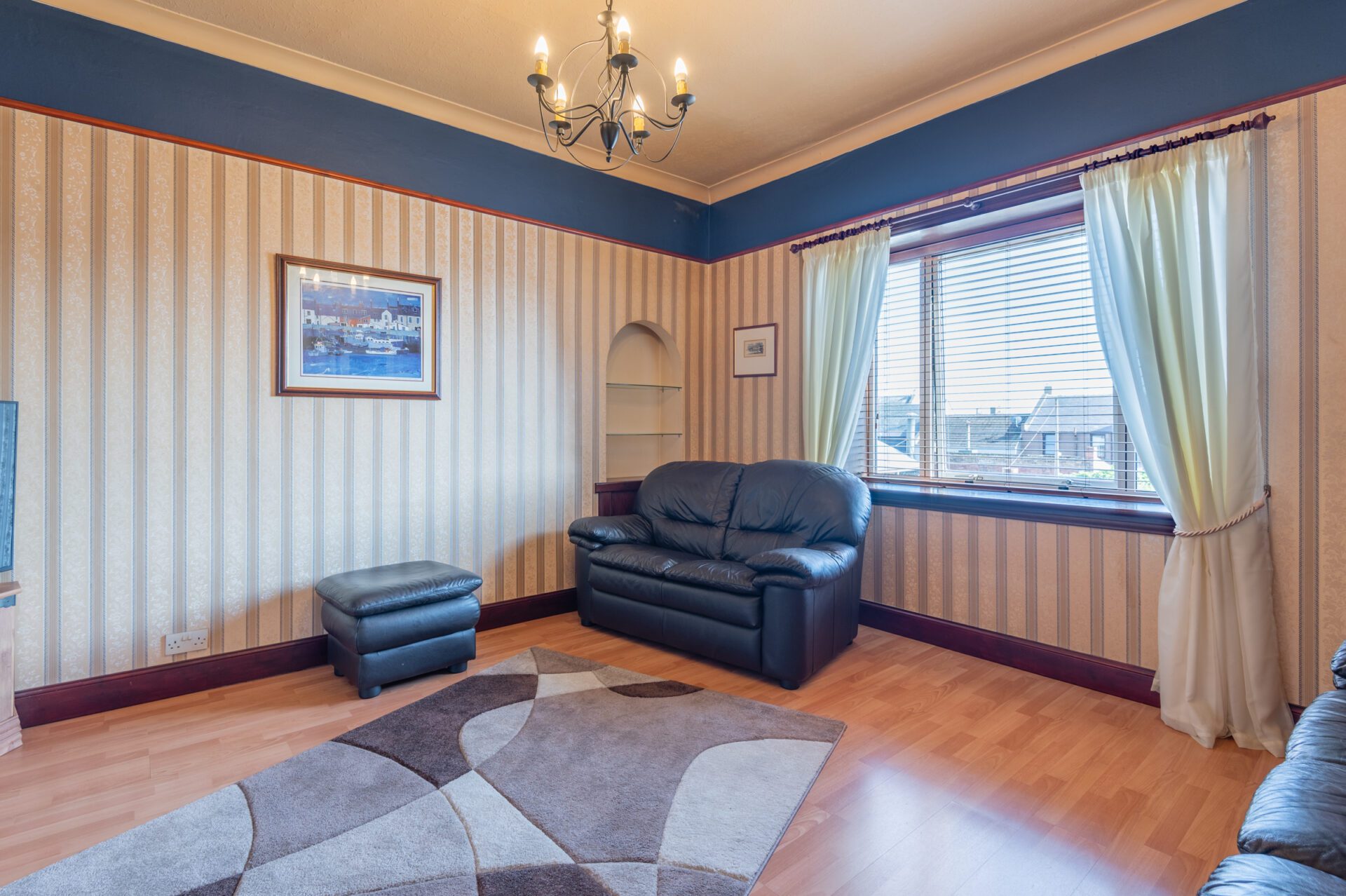 6 lounge
