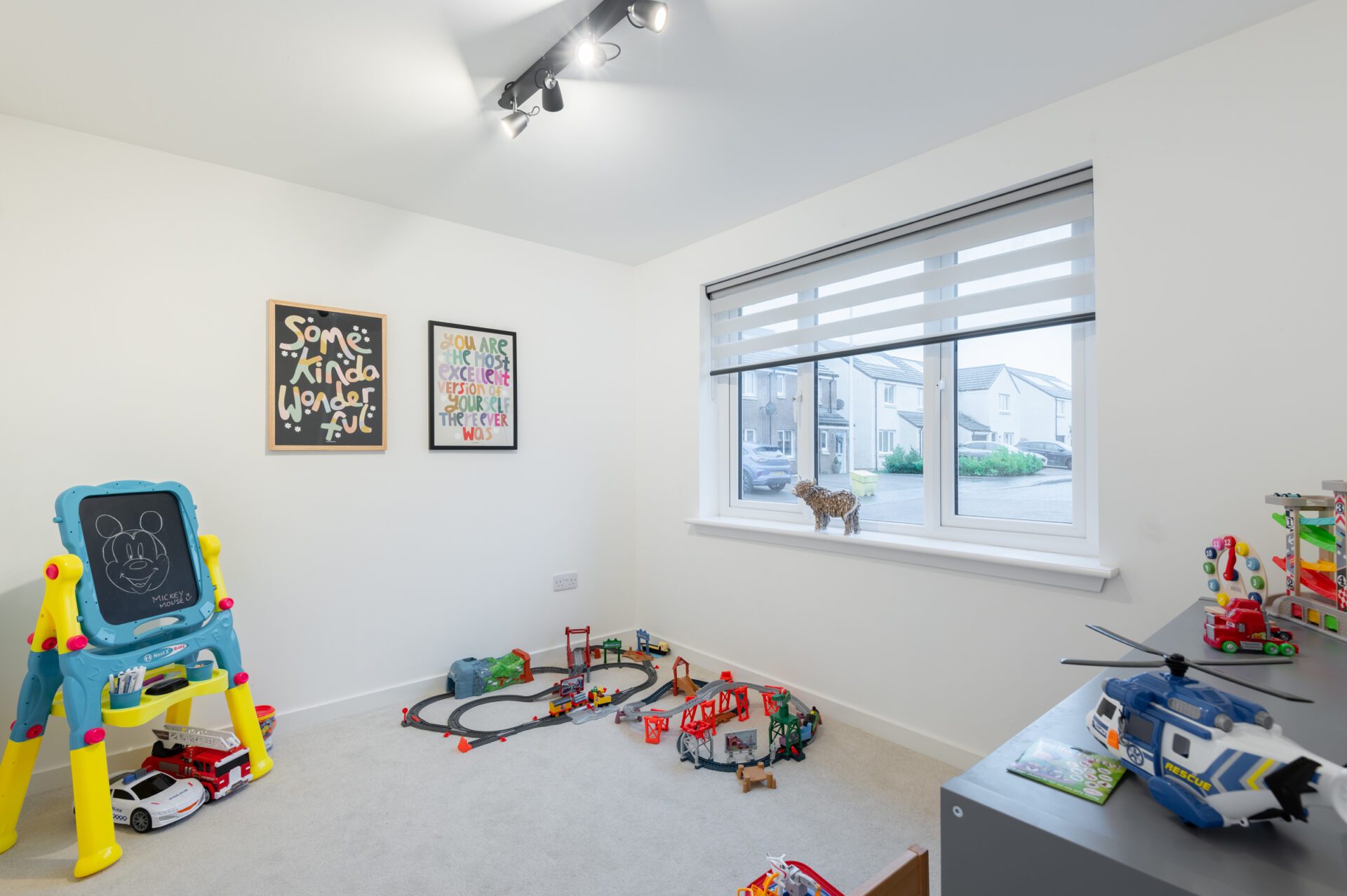 43 dining room_playroom