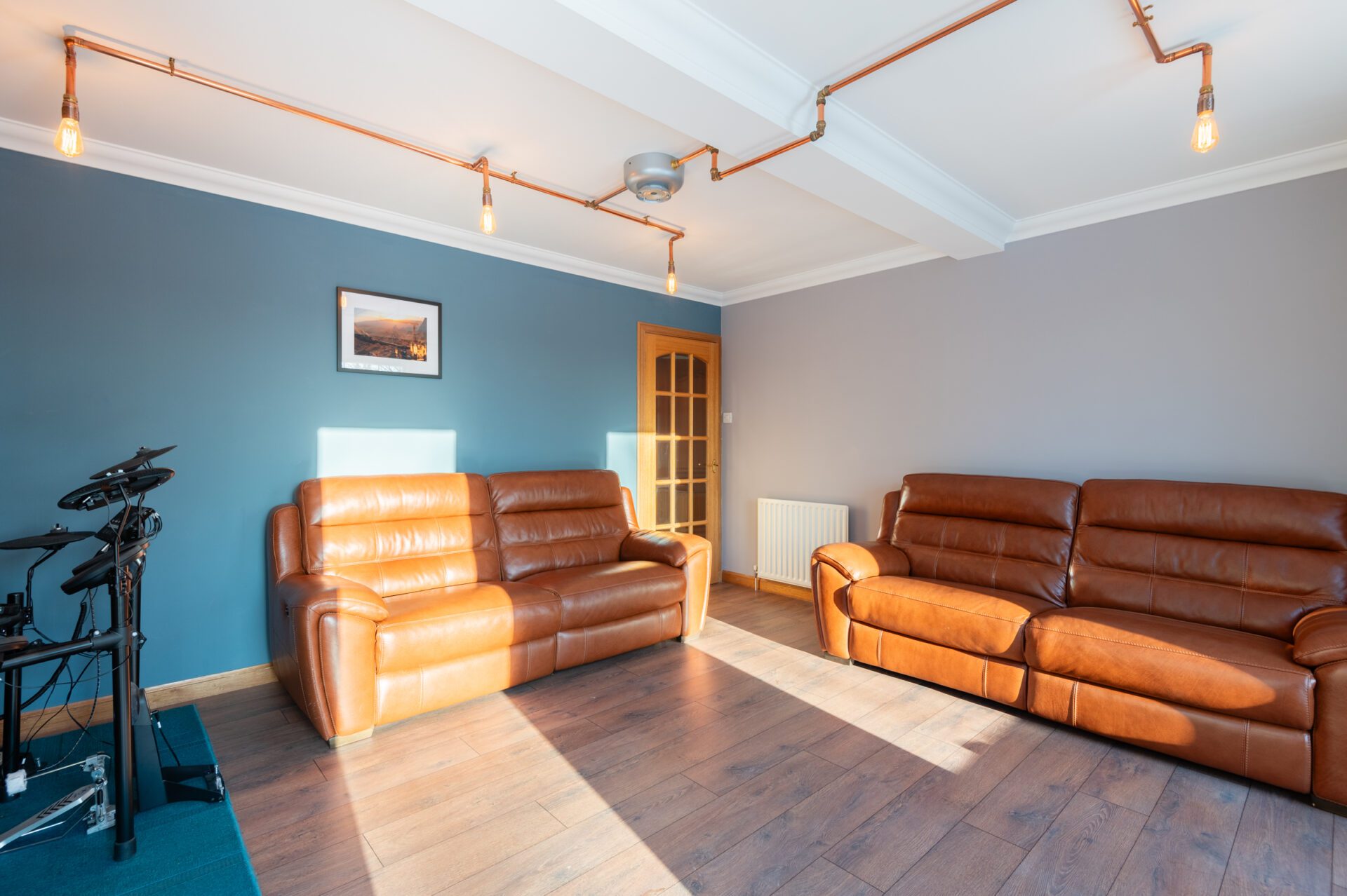 48 lounge2_bed5