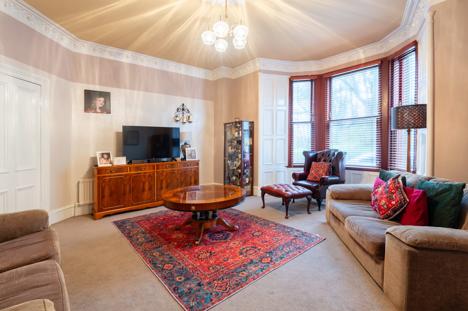 16 lounge with rug