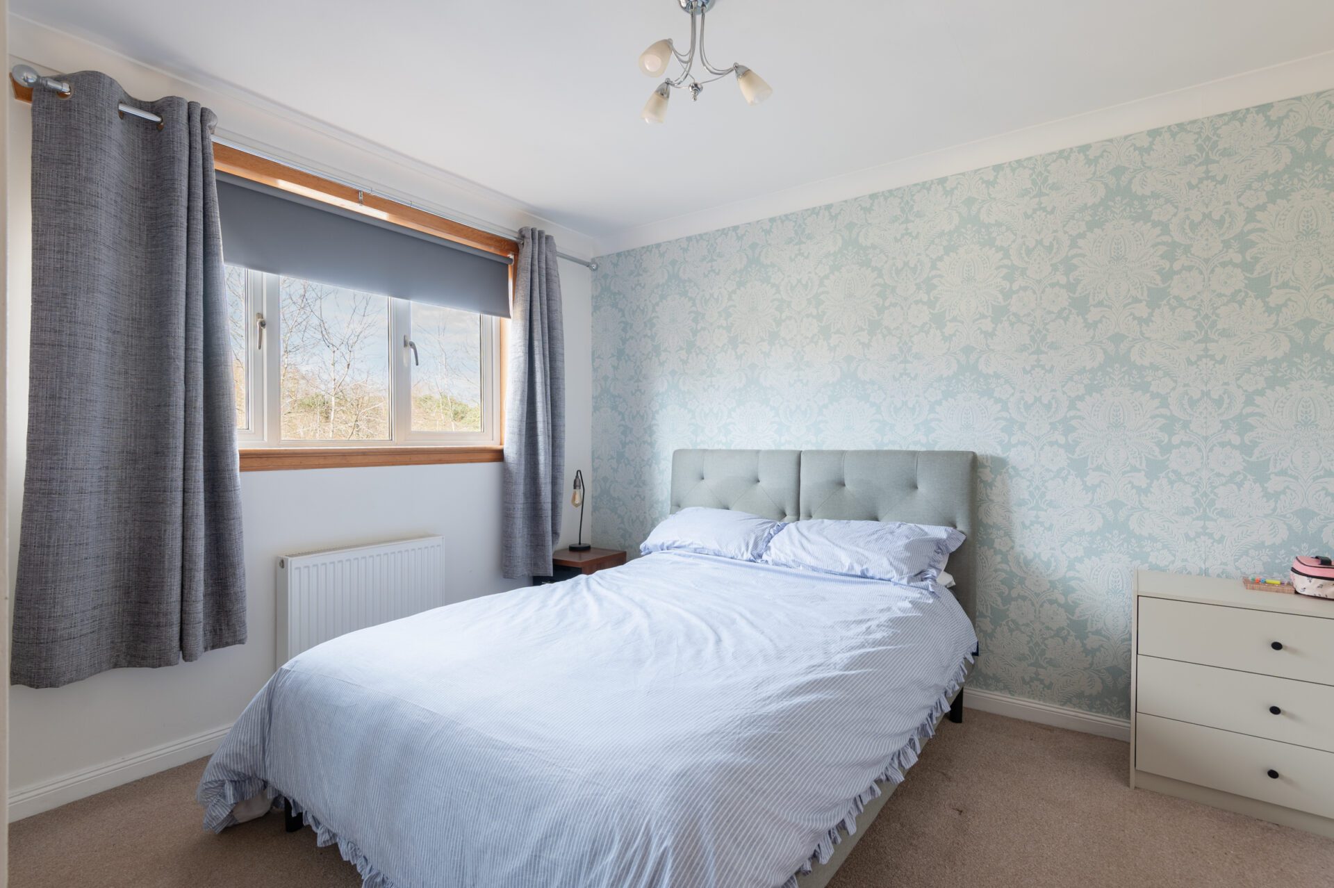 27 bed1