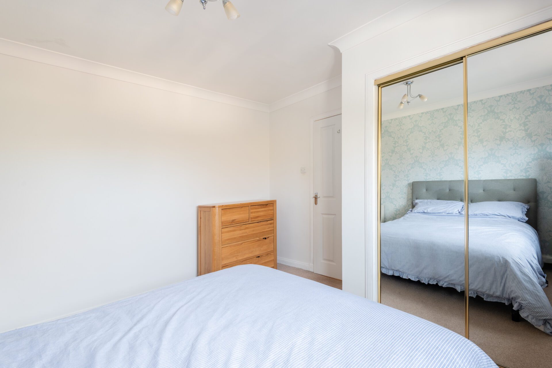 29 bed1