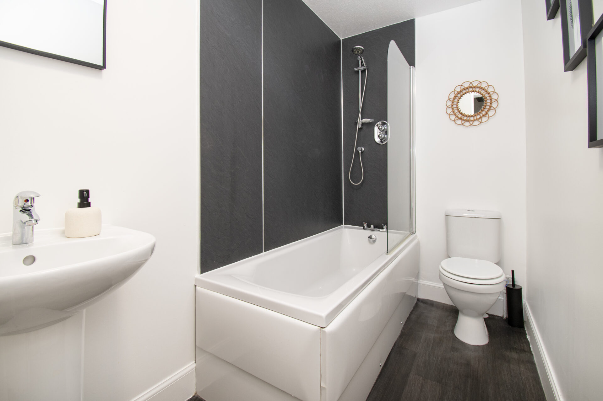 bathroom (1)