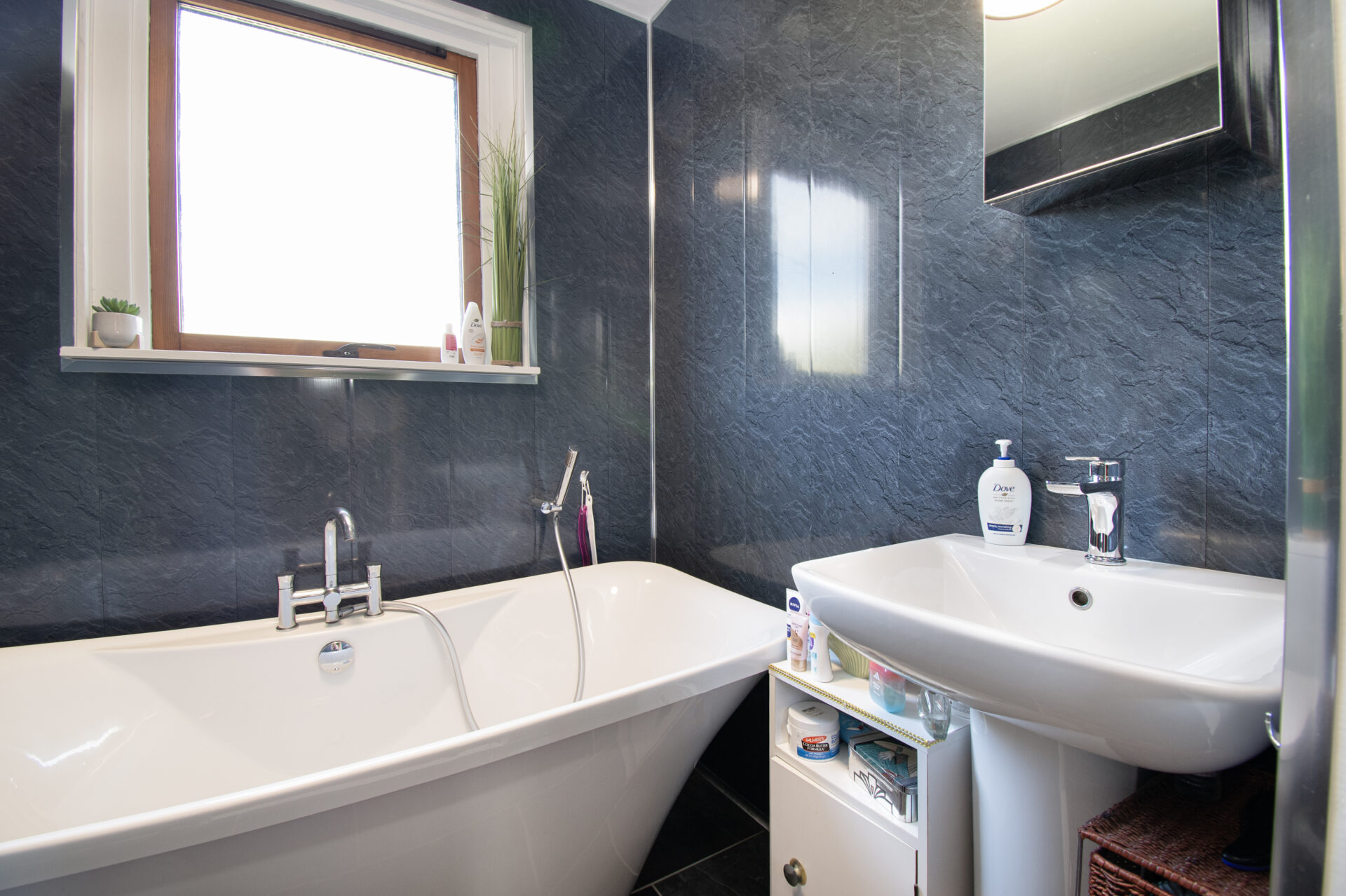 bathroom (2)