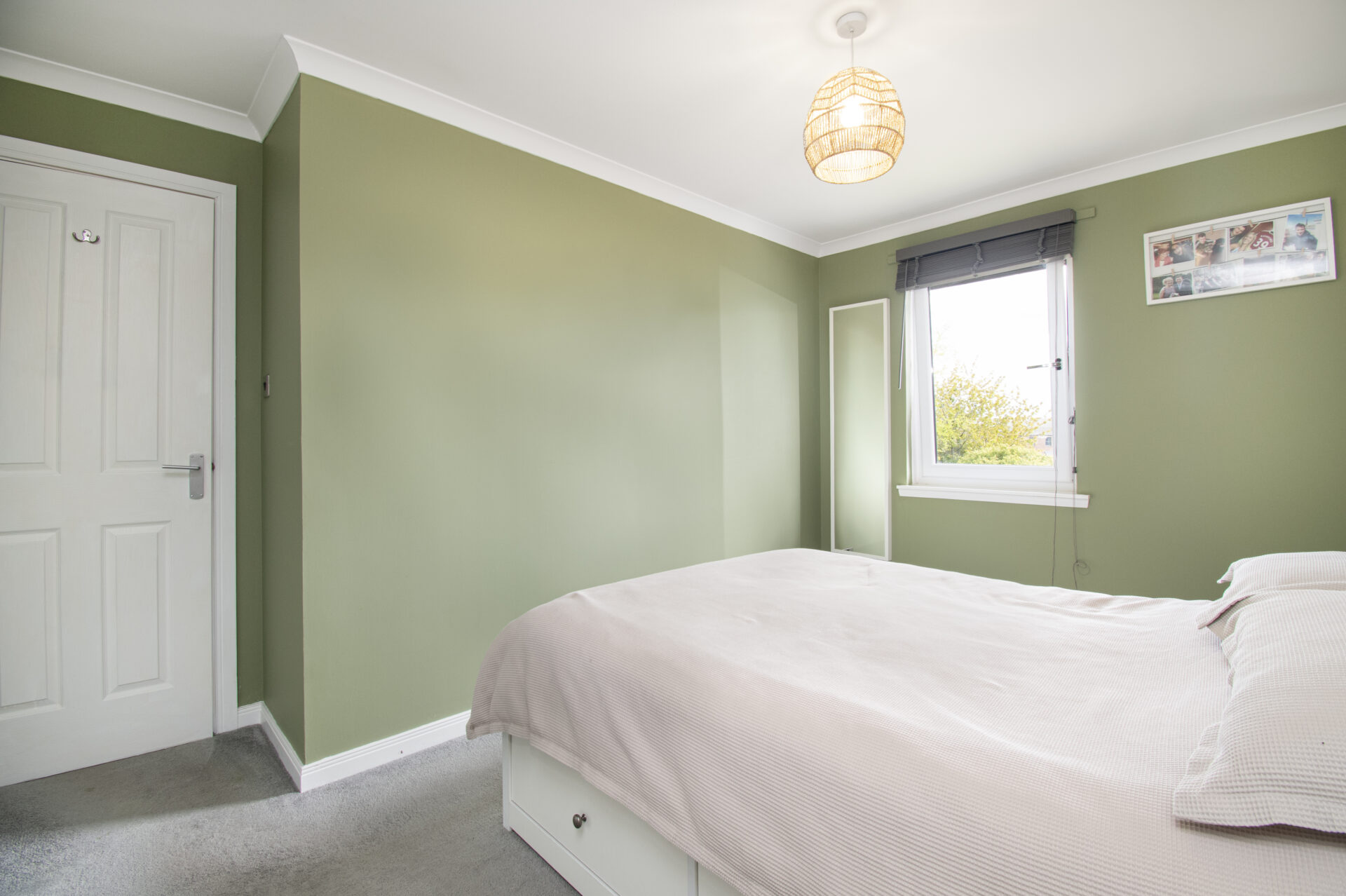 bedroom 1 (2)