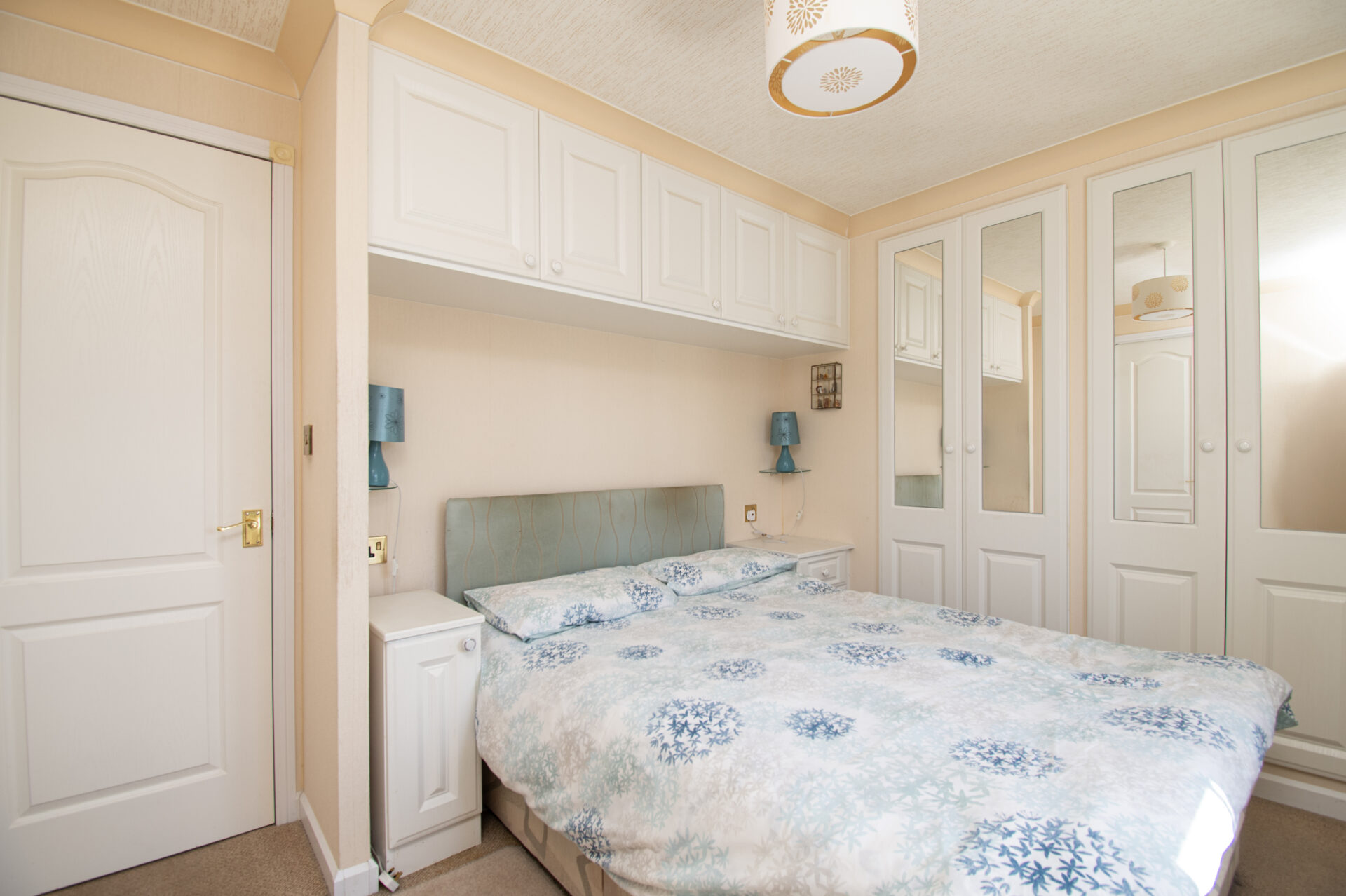 bedroom 1 (2)