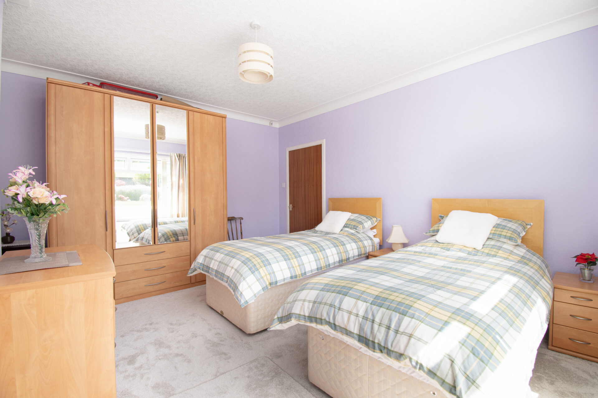 bedroom 1 (2)