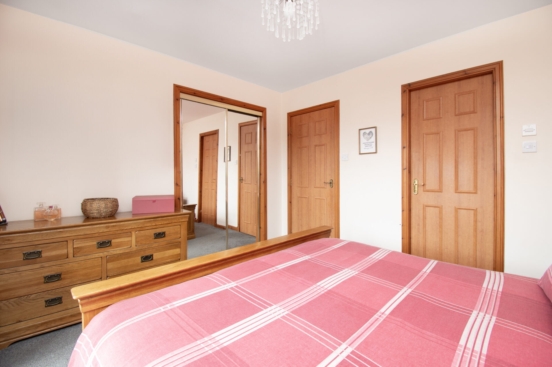 bedroom 1 (4)