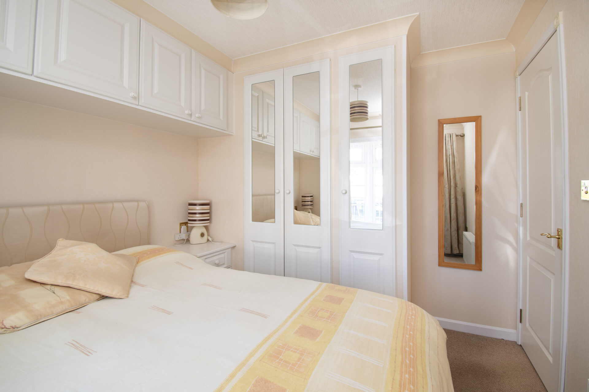 bedroom 2 (2)