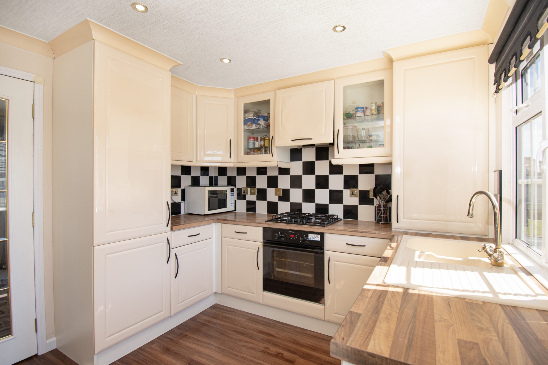 kitchen (1)