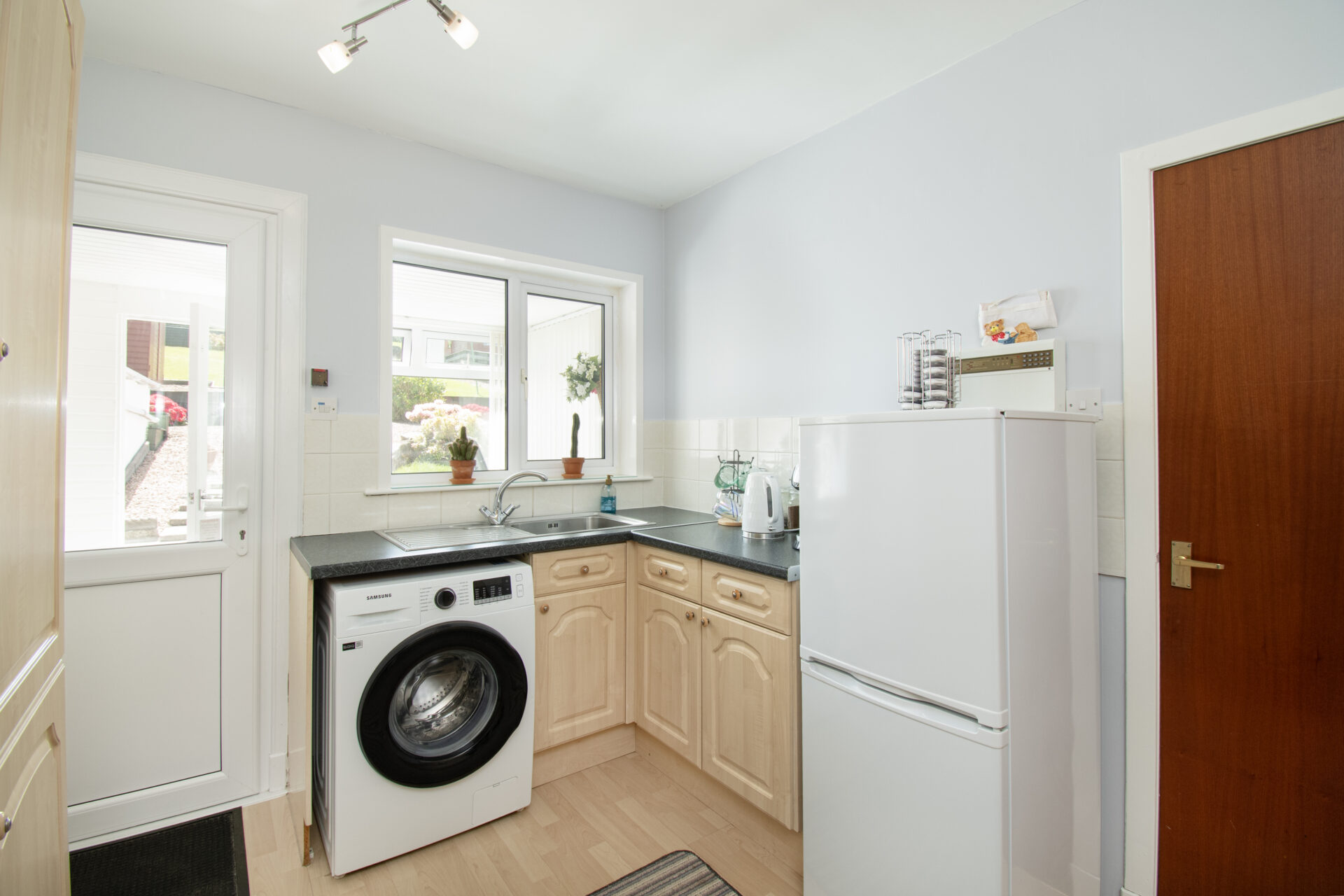 kitchen (1)