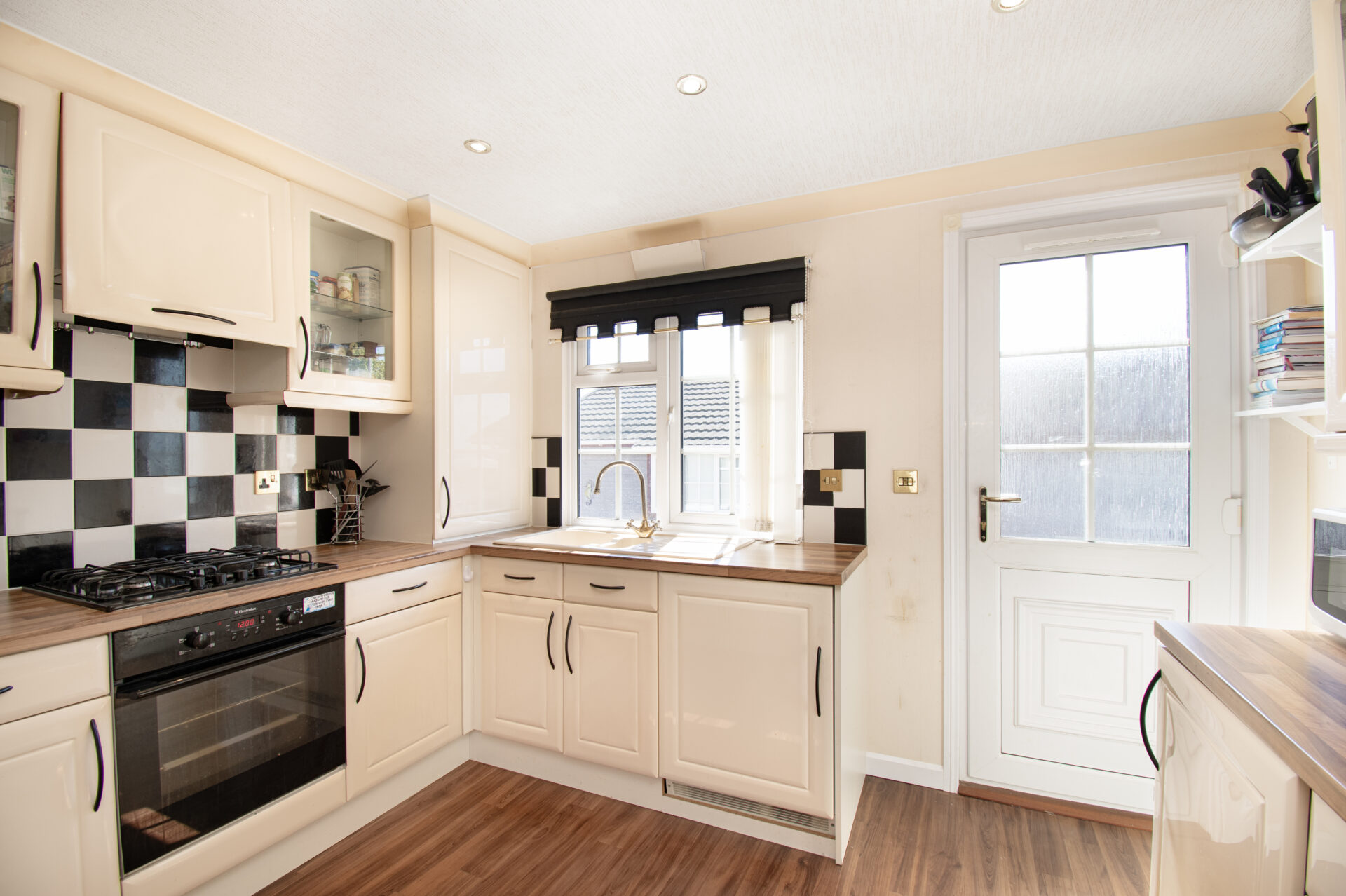 kitchen (2)