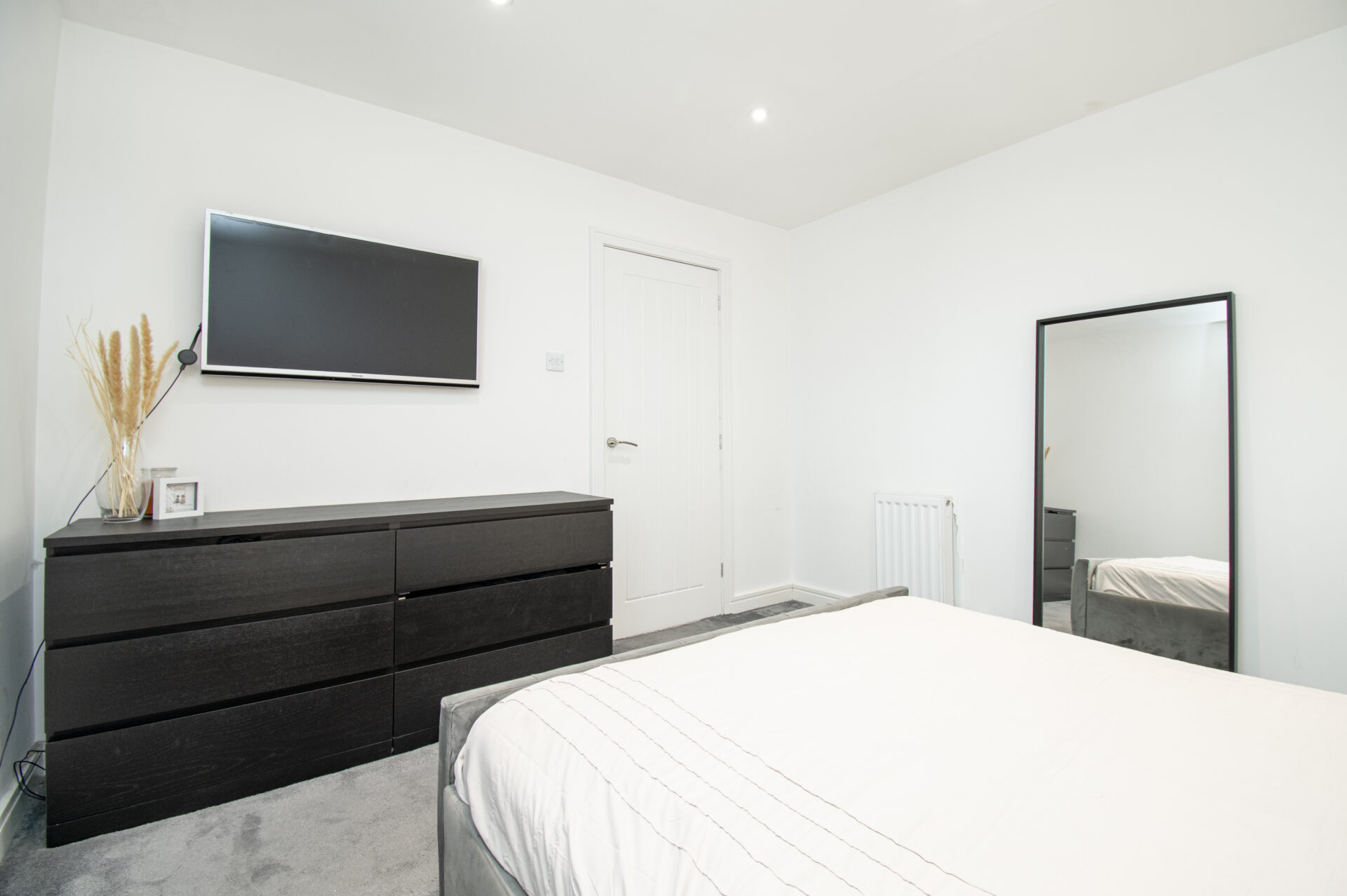 bedroom 1 (3)
