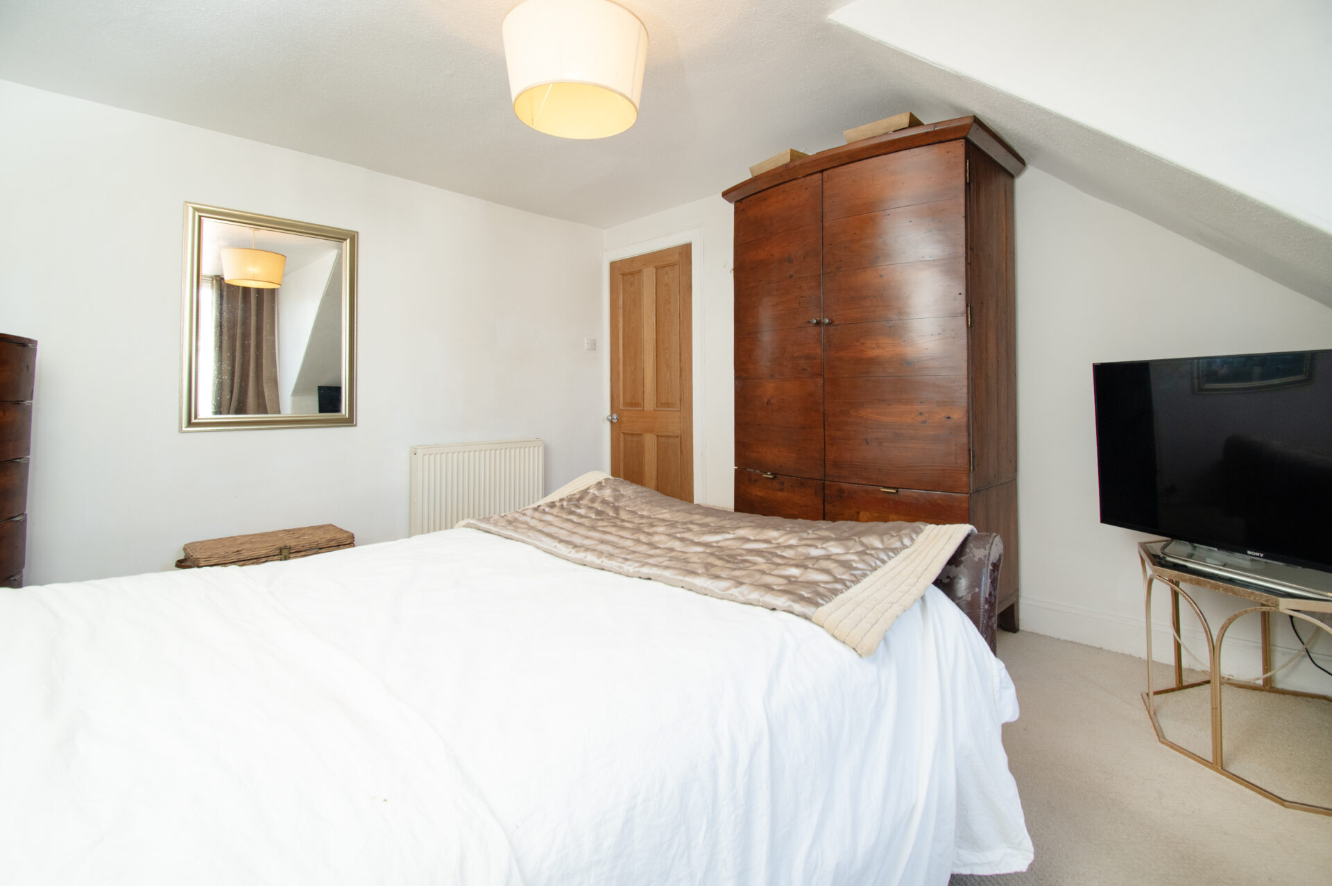 bedroom 1 (2)