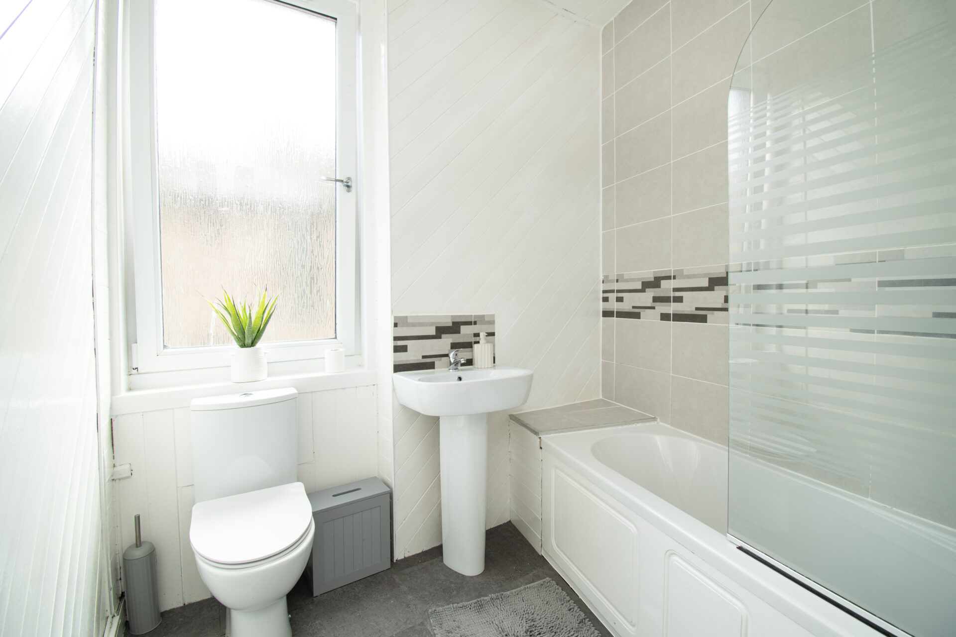 bathroom (1)