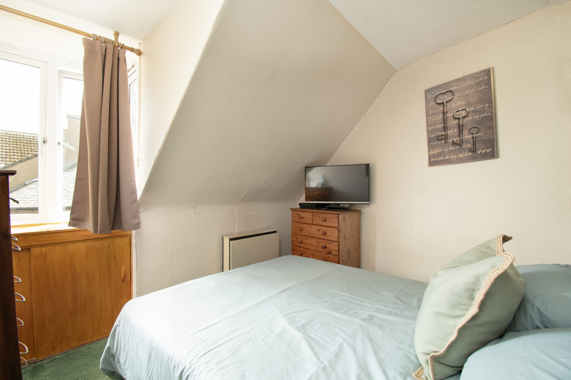 bedroom 2(1)