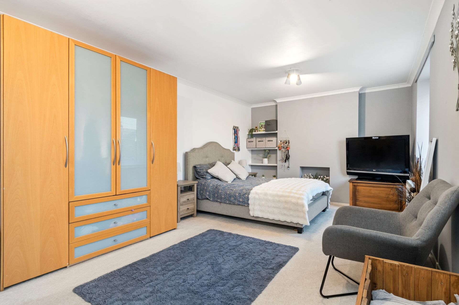 bedroom 1 (2)